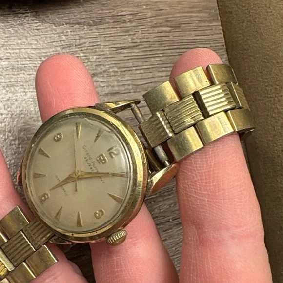 Working! Rare, Keepsake Bulova Gold Watch with Personalized Back- still runs - Picture 3 of 4